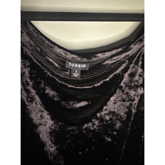 Torrid Women’s 1 Black Velour Feel Sweater Whimsigoth Soft Cozy Comfy Fall Vtg - Picture 2 of 7
